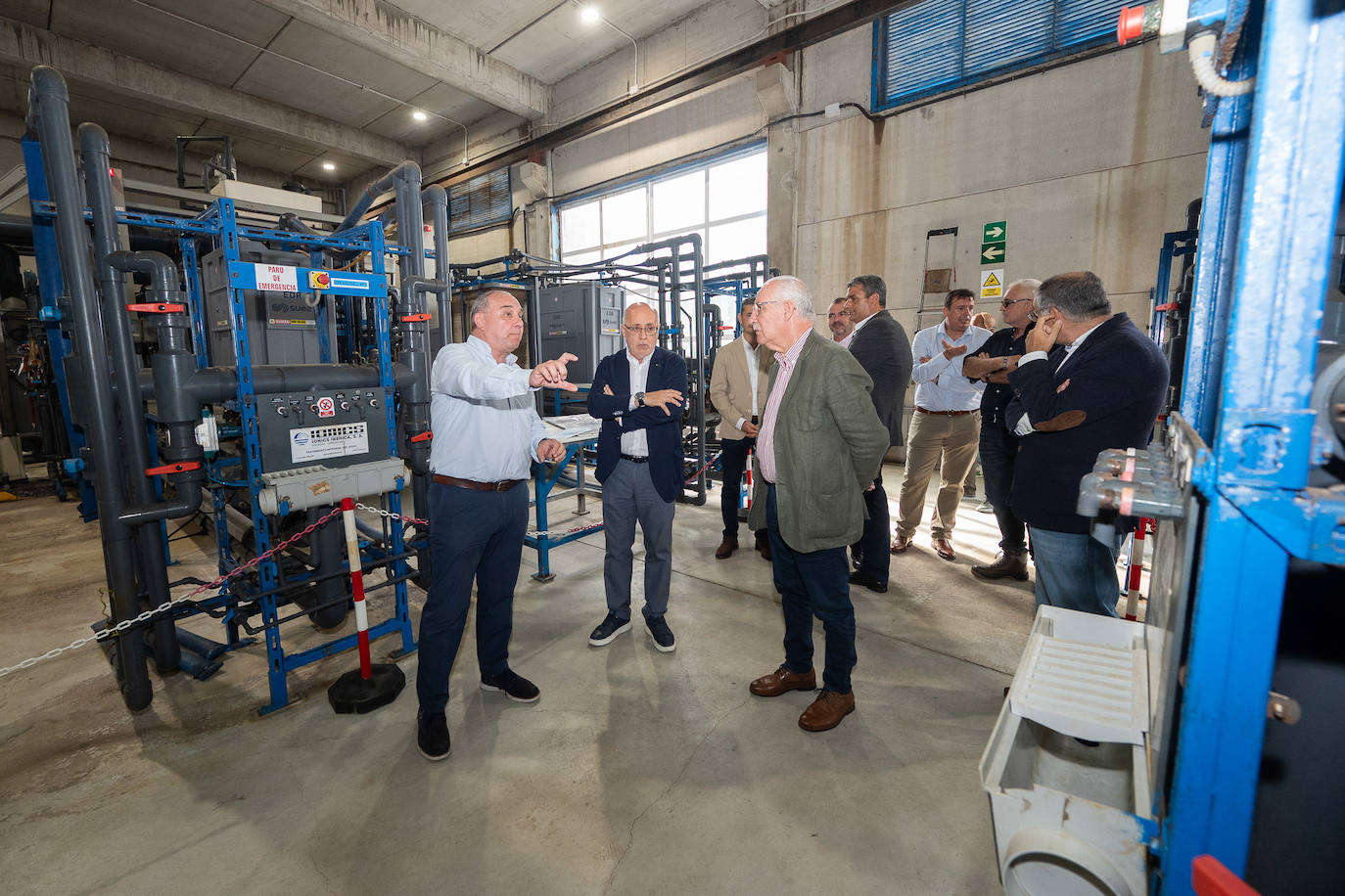 Antonio Morales y Miguel Hidalgo presentaron en el Terciario de Barranco Seco la instalación de las nuevas pilas de electrodiálisis reversibles.