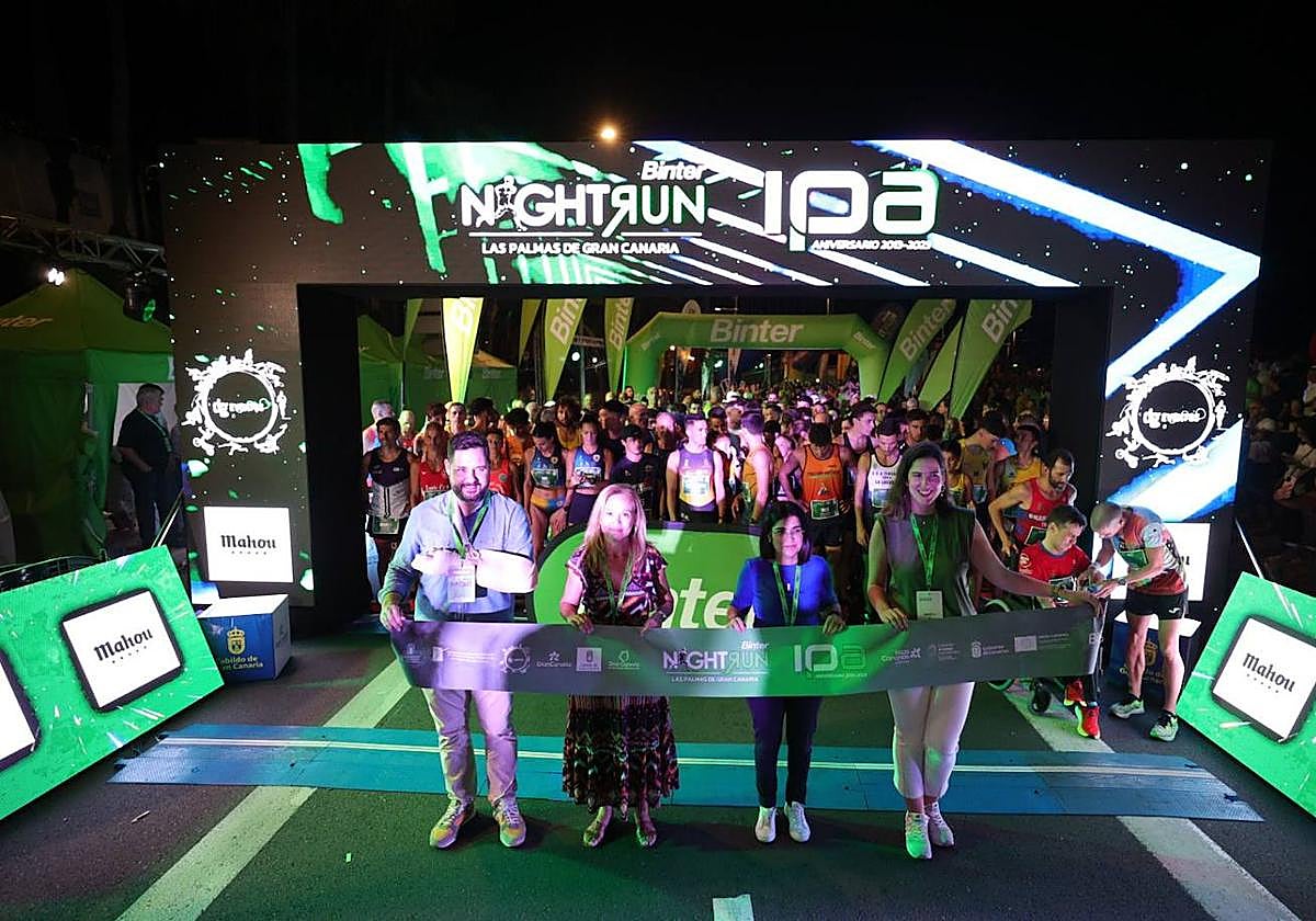 La Binter Night Run celebra sus 10 años corriendo