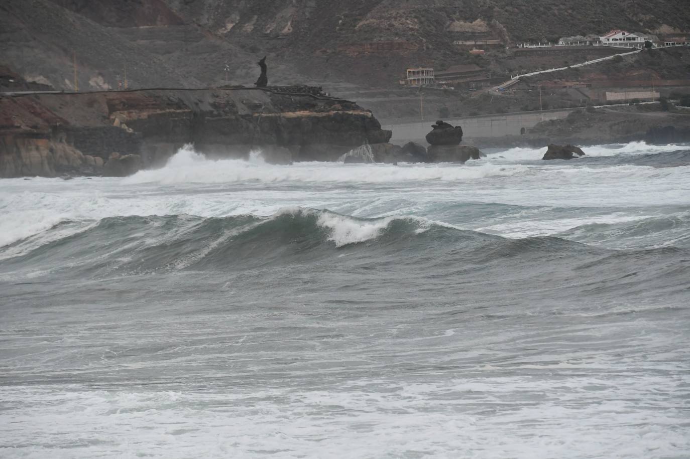 Olas espectaculares en la costa de Gran Canaria
