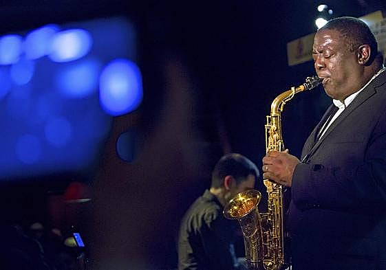 El saxofonista de Nueva Orleans, Jesse Davis.