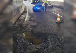 El socavón se encuentra a la altura de Torre Las Palmas.