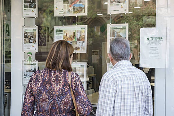 La venta de casas sigue a la baja pero los expertos descartan una caída de precios