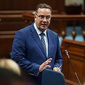 Poli Suárez: «Hay centros tan obsoletos que lo mejor sería tirarlos»