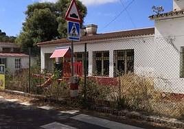 Imagen cedida por el Consistorio de la escuela unitaria de Pino Santo donde se ubicarán las viviendas.