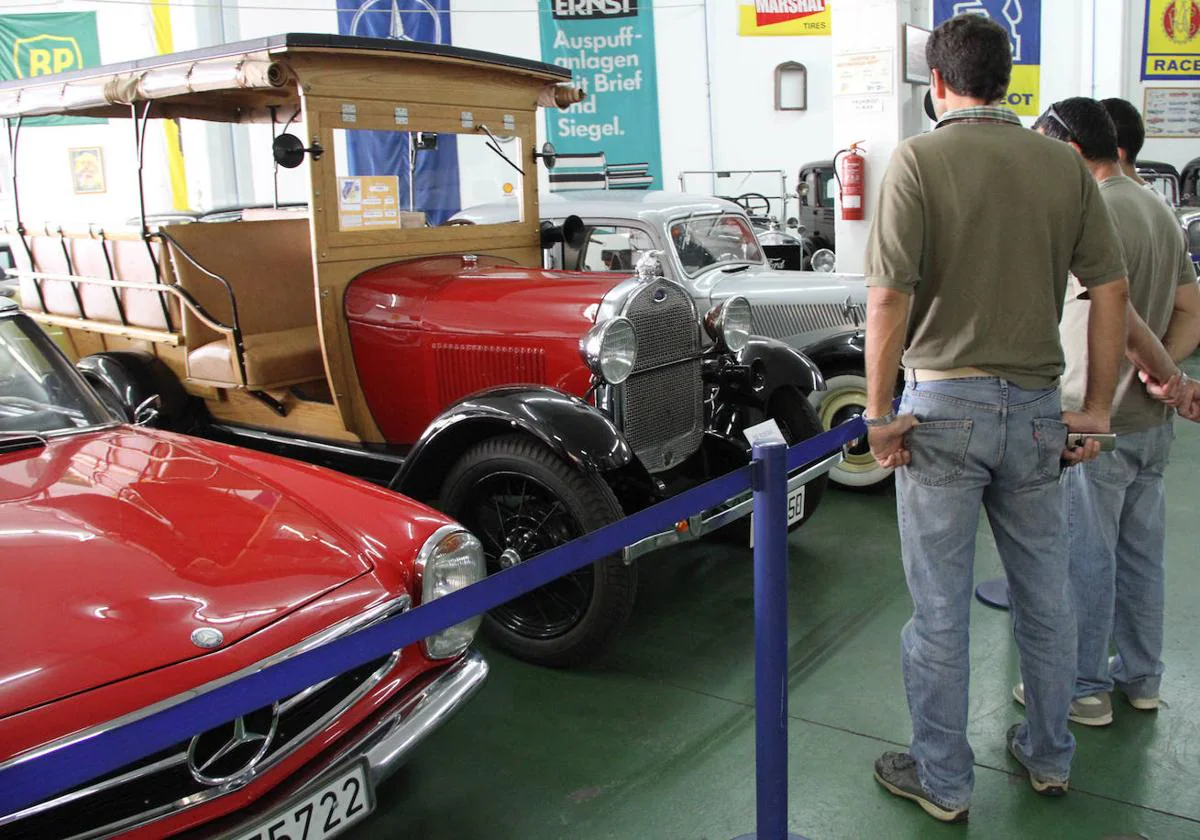 Imagen de archivo de una exposición de coches históricos.