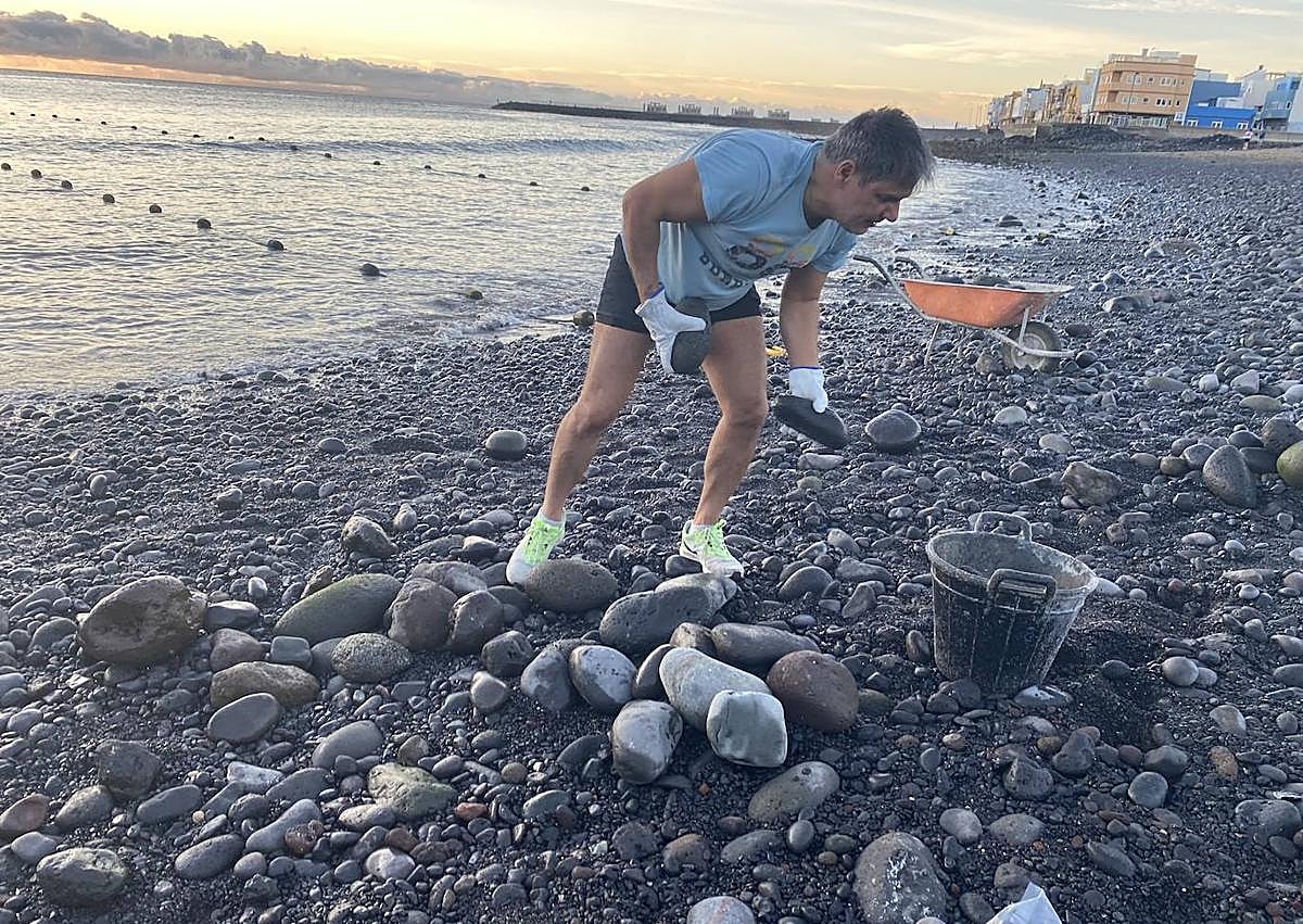 Imagen secundaria 1 - La actividad arrancó a las 8 de la mañana, en plena bajamar.