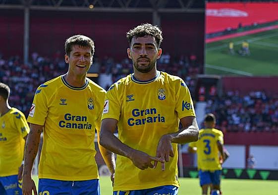 Munir celebra el primer gol.