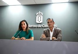 La consejera de Turismo, Jessica de León y el director gerente de Turismo de Islas Canarias, Juan Lorenzo.