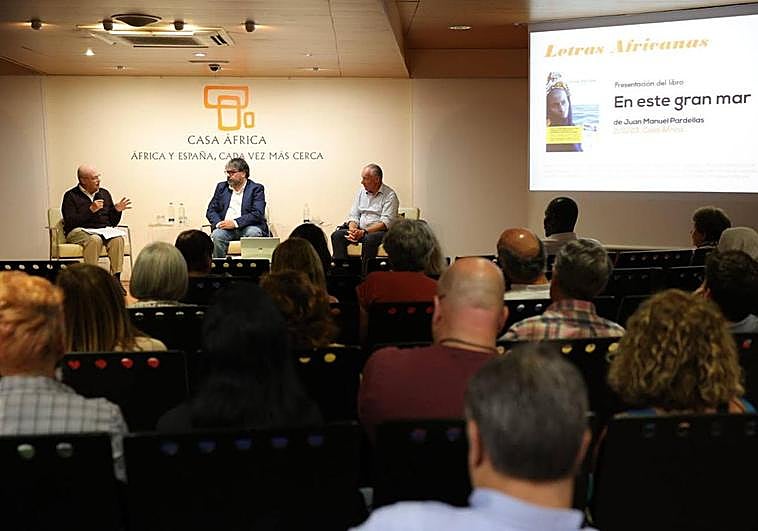 Presentación del libro 'En este gran mar' en Casa África.