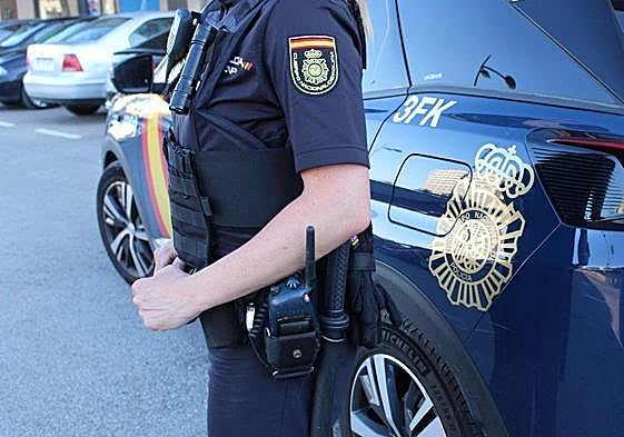 Imagen de una agente de la Policía Nacional.