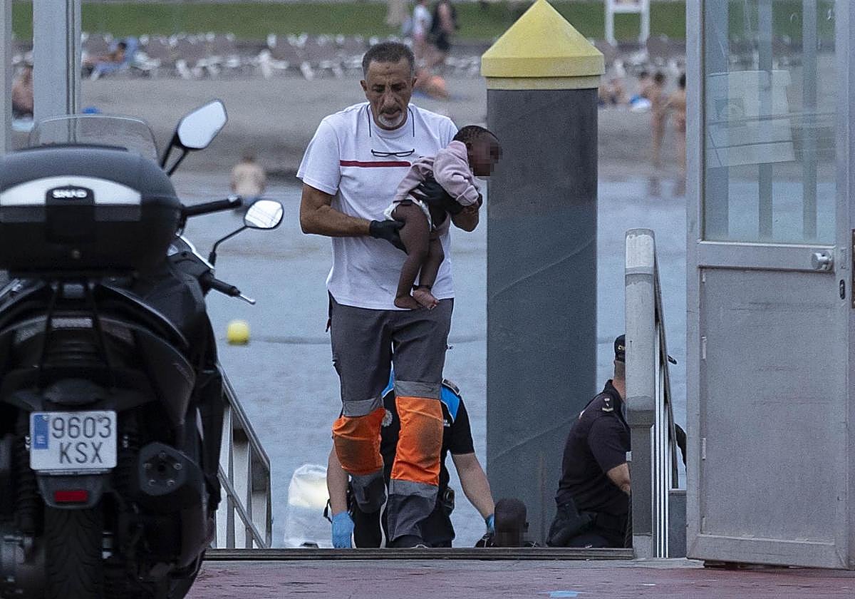 Rescate de una patera en Tenerife hace unas semanas.