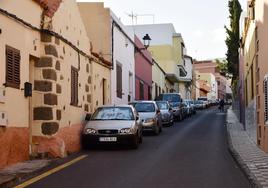 Vista de la calle La Orilla, en el casco de Agüimes.