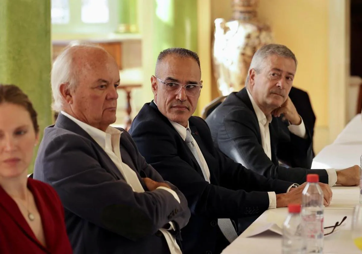 Imagen de la reunión entre el Comisionado y el Círculo de Empresarios de Gran Canaria.