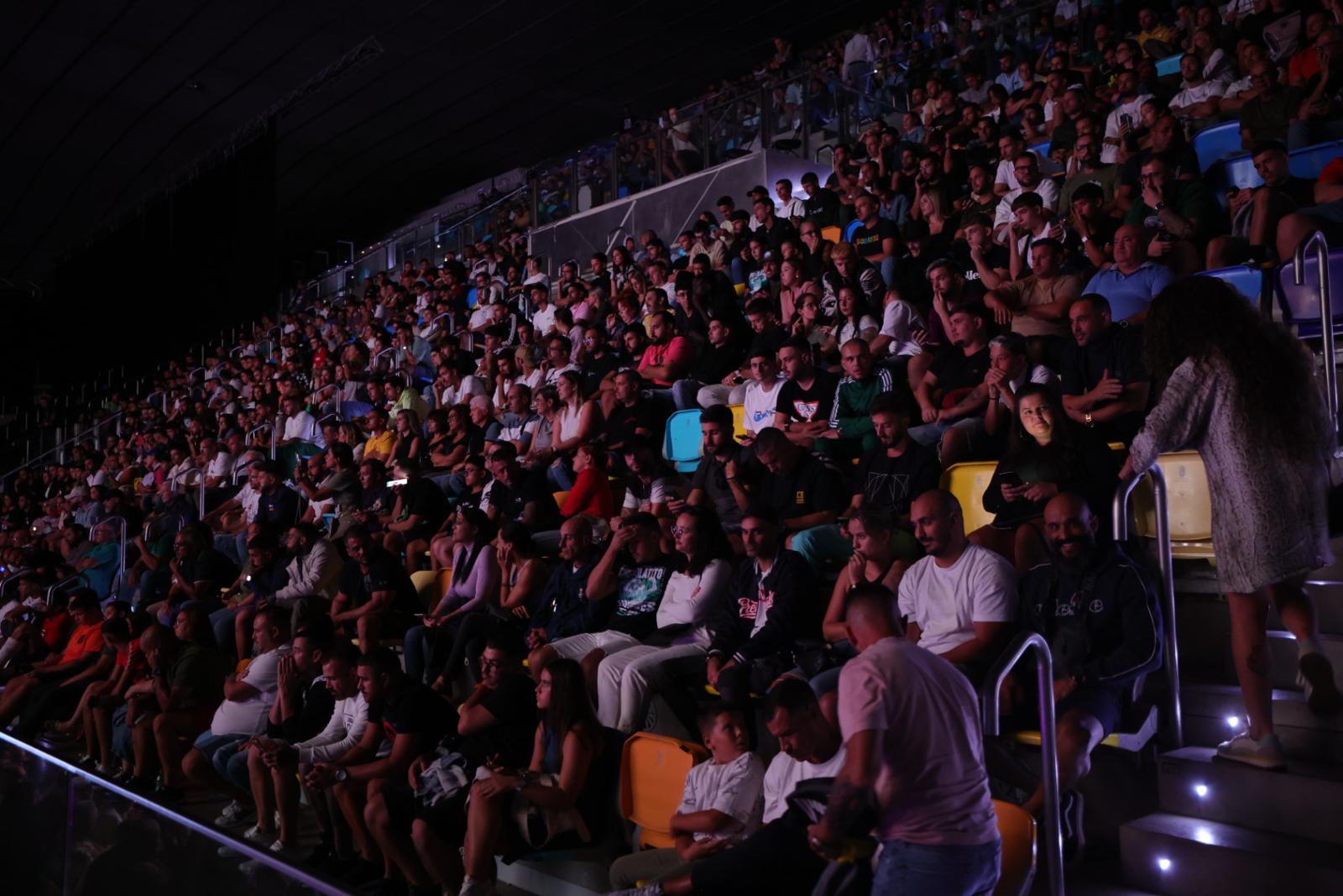 El Gran Canaria Arena vibra con el mejor boxeo
