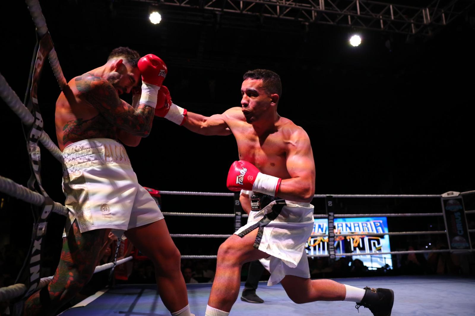 El Gran Canaria Arena vibra con el mejor boxeo