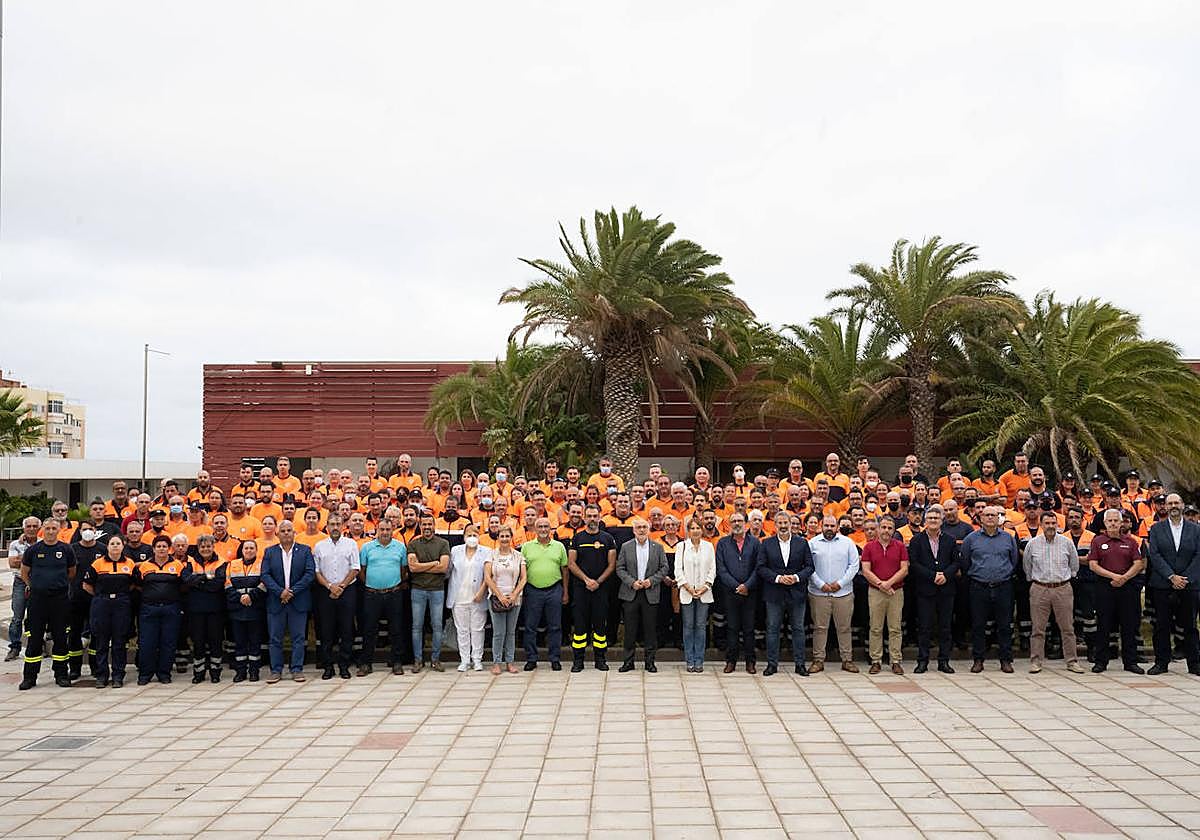 Imagen de un encuentro del Cabildo con los cuerpos municipales de Protección Civil.