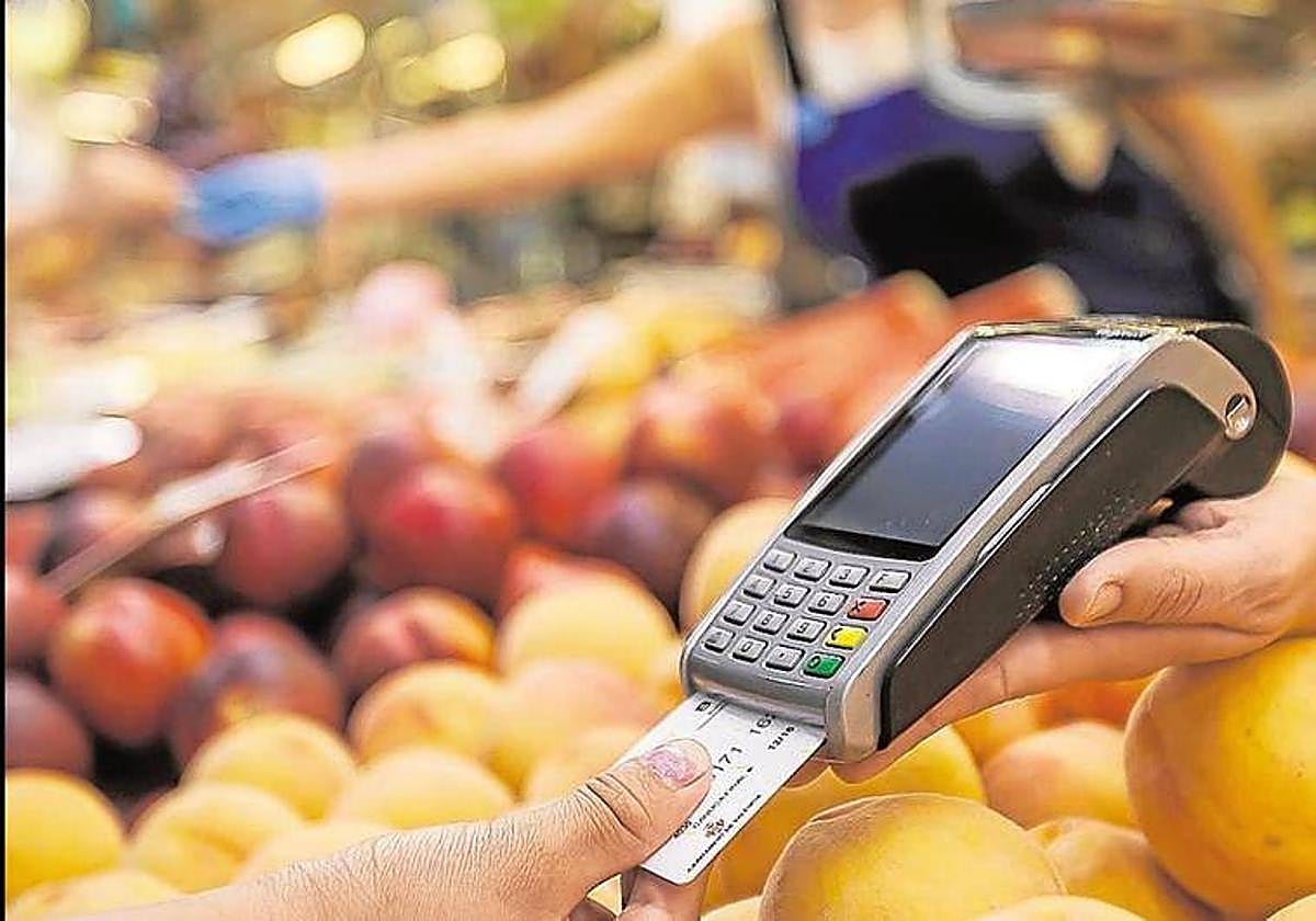 El 20% de los hogares canarios generó más gastos que ingresos en 2021