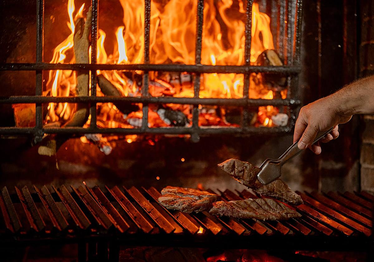 Imagen principal - Vuelven las esperadas Jornadas Gastronómicas del Cerdo a Arcos de la Laguna