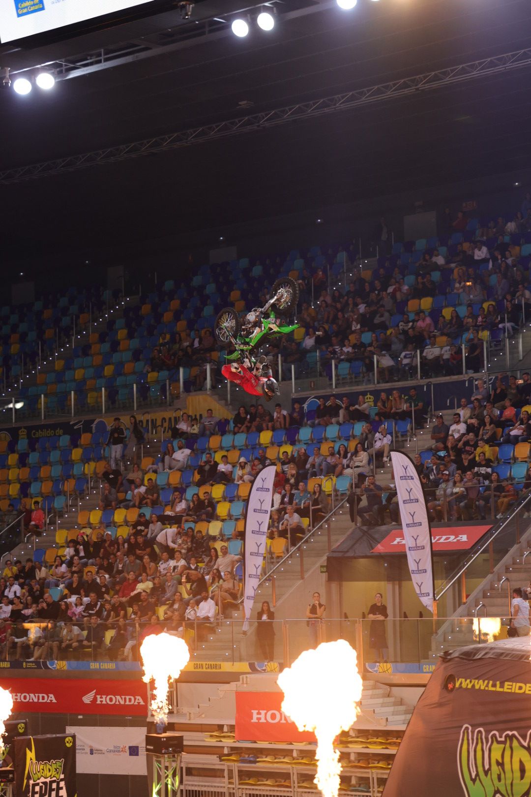 Las maniobras imposibles del Lleides Freestyle Show triunfan en Gran Canaria