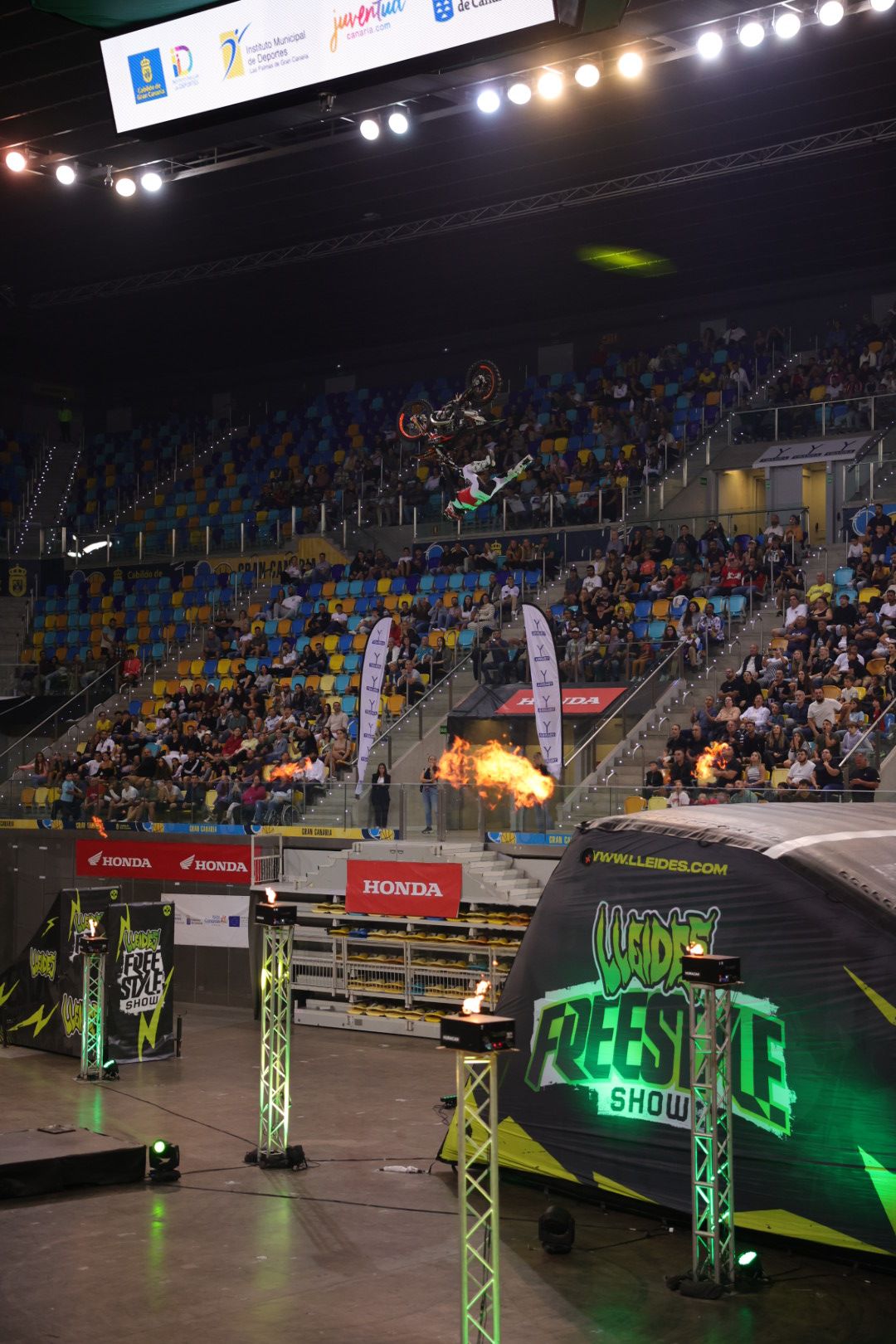 Las maniobras imposibles del Lleides Freestyle Show triunfan en Gran Canaria