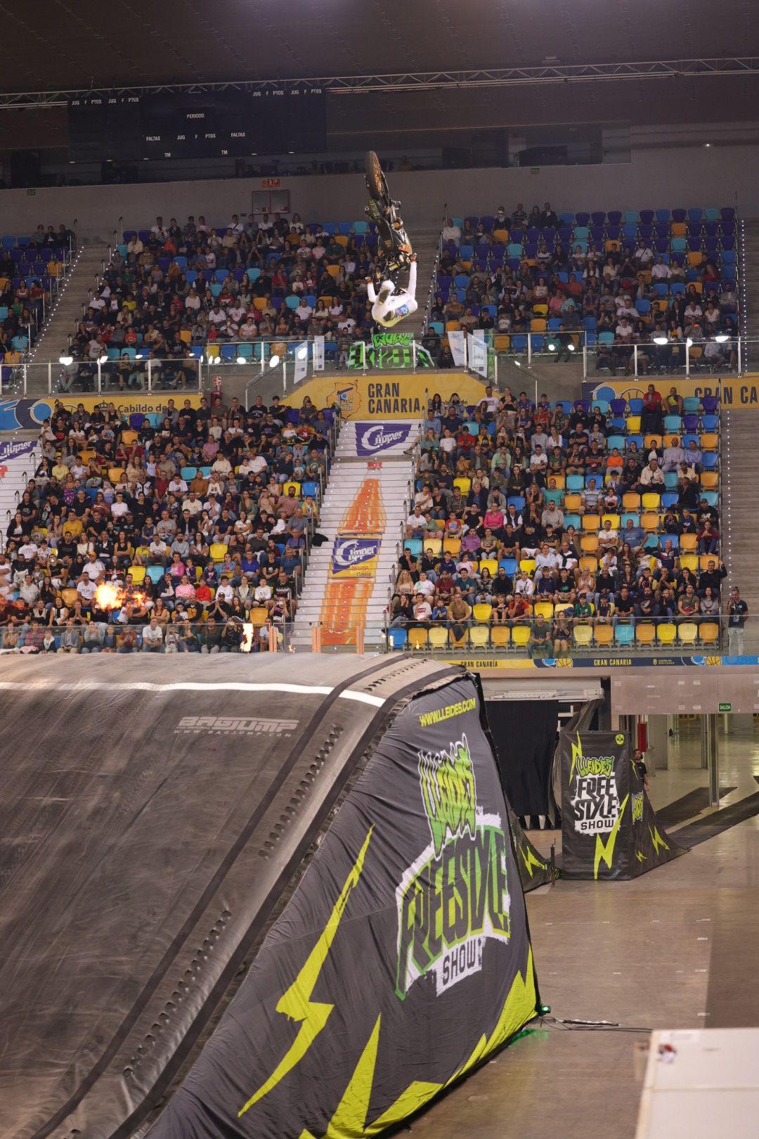 Las maniobras imposibles del Lleides Freestyle Show triunfan en Gran Canaria