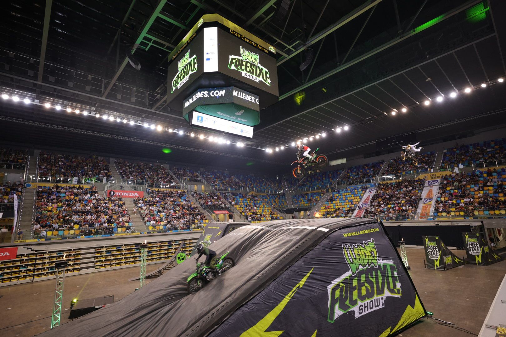 Las maniobras imposibles del Lleides Freestyle Show triunfan en Gran Canaria