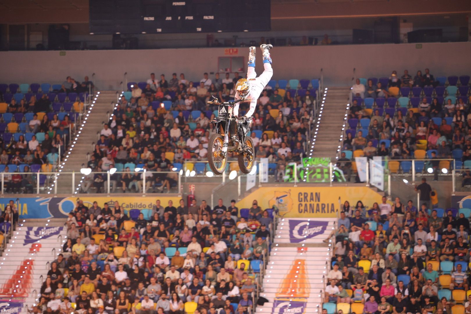 Las maniobras imposibles del Lleides Freestyle Show triunfan en Gran Canaria