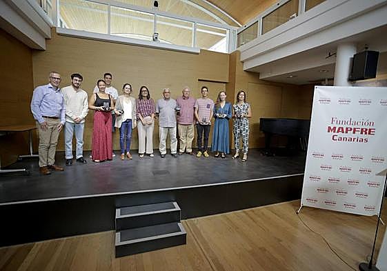 Foto de familia de los premiados.