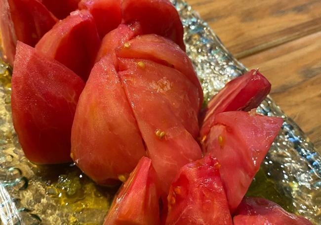 Tomates «aliñaos» de Taberna La Tana