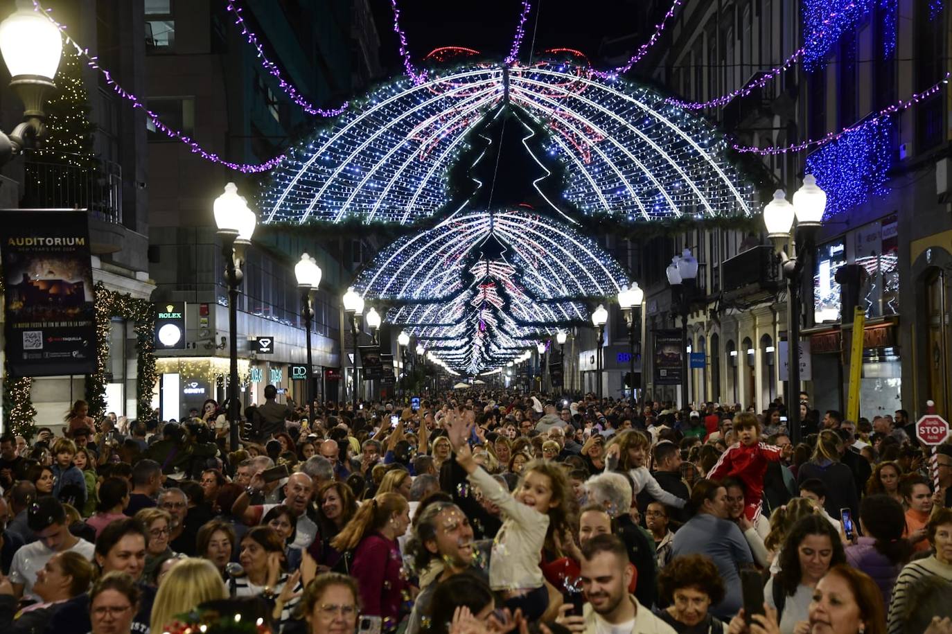Las Palmas de Gran Canaria brilla con el encendido navideño