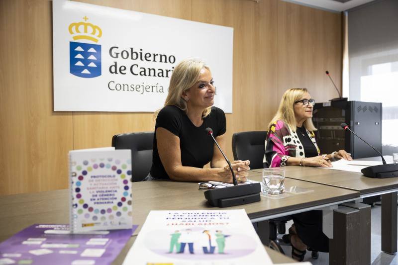 La consejera de Sanidad del Gobierno de Canarias, Esther Monzón.