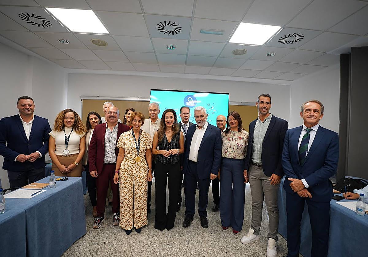 Jéssica de León reconoce a la entidad como «interlocutor necesario» para el desarrollo del sector