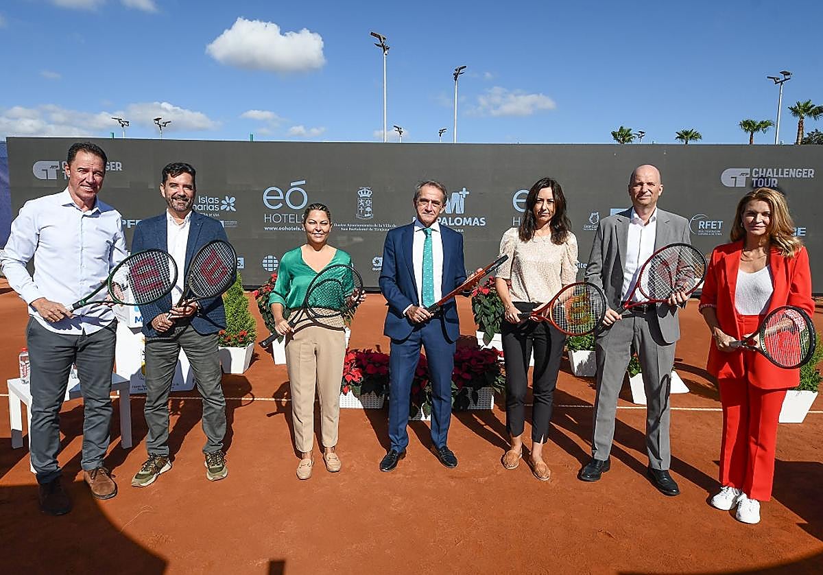 Imagen de familia en el acto de presentación del torneo.