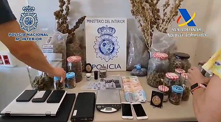 Parte del material intervenido.