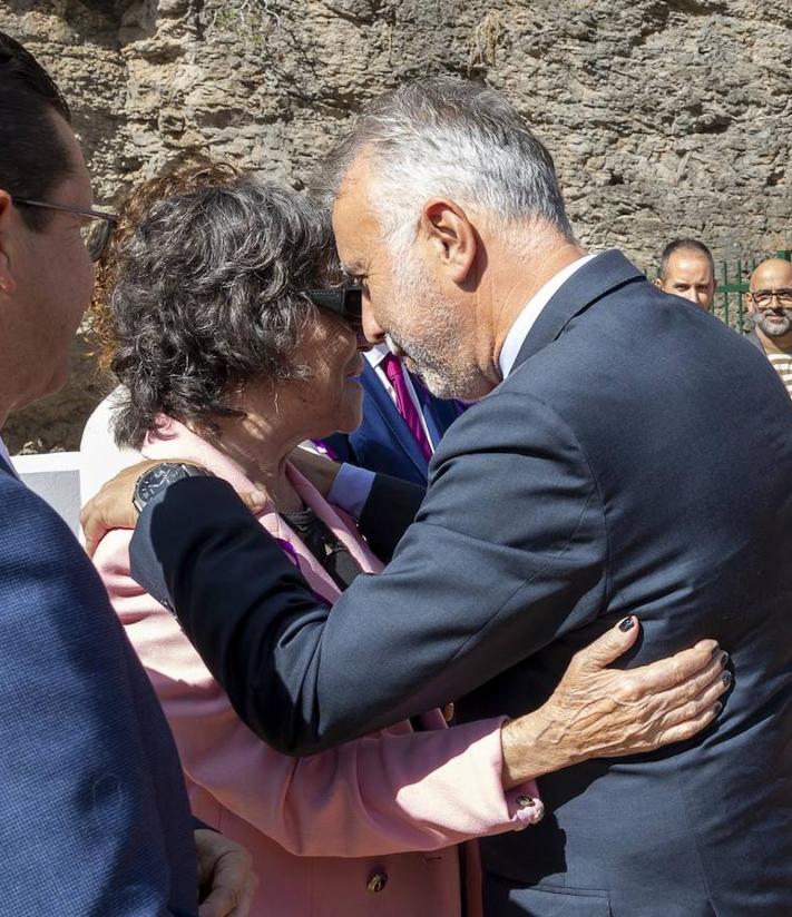 Imagen secundaria 2 - Torres anuncia expedientes para convertir en Lugares de Memoria Tefía y la Sima de Jinámar