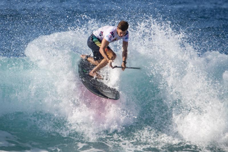 Olas, acción y paddle surf en El Lloret