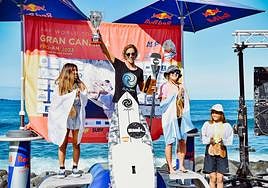 Iballa Ruano posa feliz en el podio.