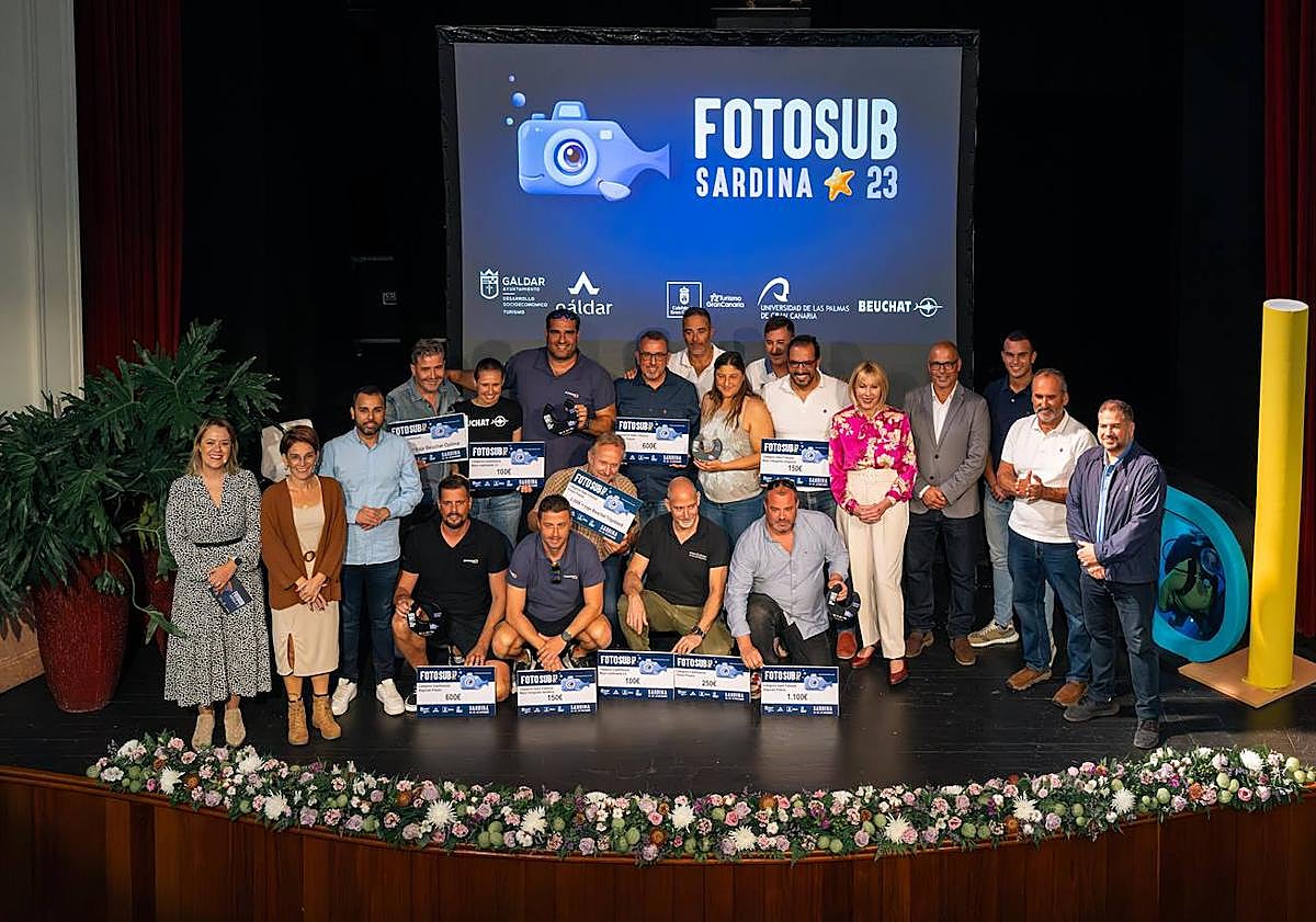 Imagen principal - Mejor foto tematica, de Escuela y González (abajo-d). Una de las fotos de Telle y Hernández, ganadores del Open FotoSub (abajo-i).