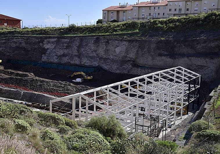 Imagen de la estructuraque se está levantando en el antiguo colegio.