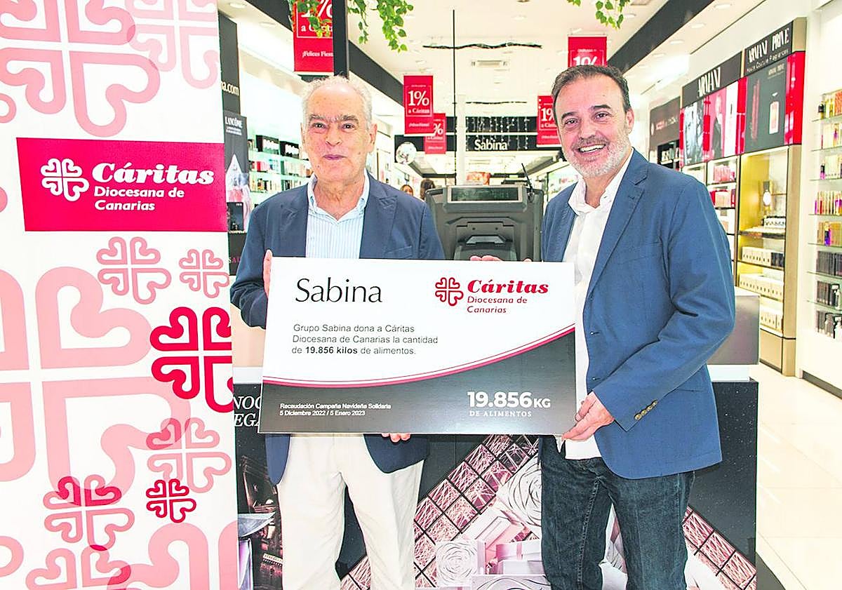 Imagen principal - Cáritas recibe más de 19.000 kilos de alimentos por parte del Grupo Sabina