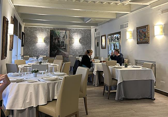 Uno de los comedores del Asador De Castilla.