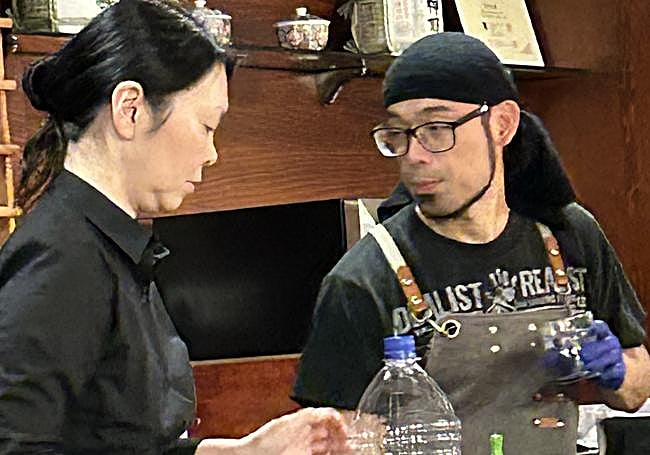 Japoneses del restaurante Izakaya.