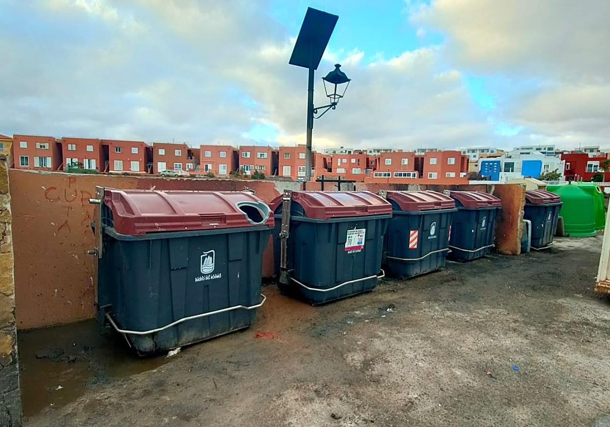 Contenedores repuestos.