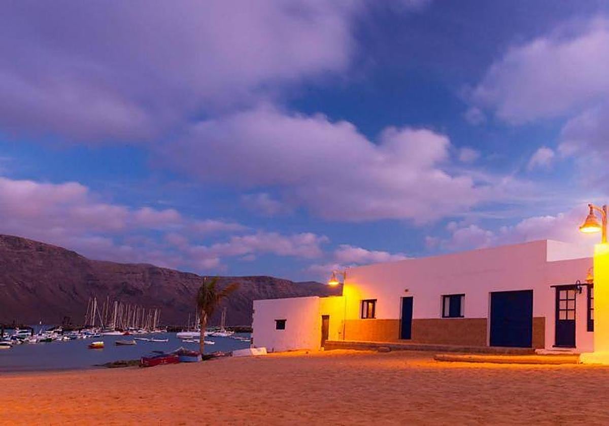 Vista de Caeta de Sebo, capital de La Graciosa.