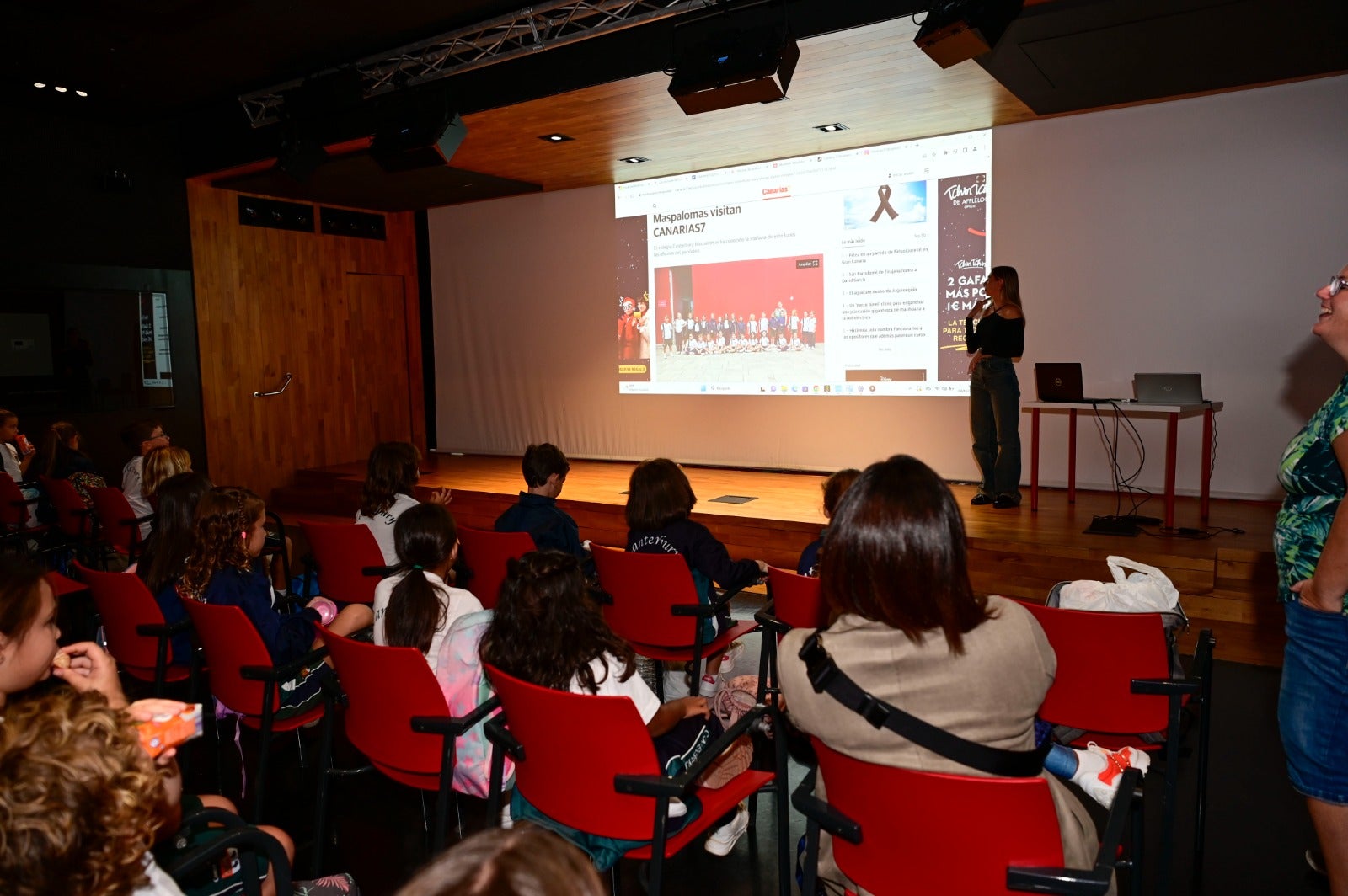 La visita del Canterbury Maspalomas a CANARIAS7, en imágenes