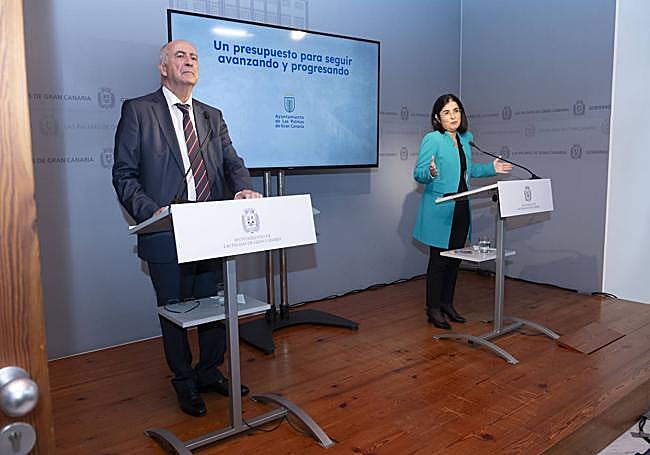 Francisco Hernández Spínola y Carolina Darias, en la presentación del presupuesto.