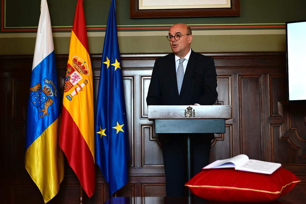 Reconocimientos para Emilio Cuevas, Dolores Corbella y Pepe Dámaso en el 45 aniversario de la Constitución