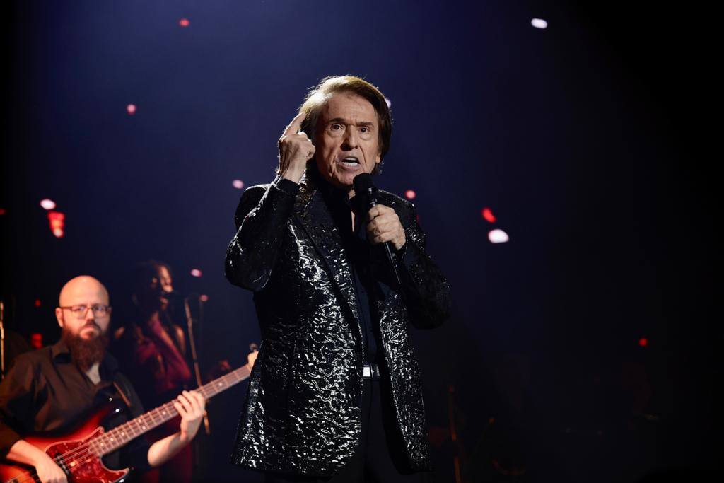 El público grancanario y su &#039;gran noche&#039; con Raphael, en imágenes