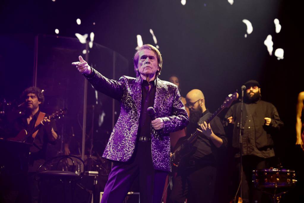 El público grancanario y su &#039;gran noche&#039; con Raphael, en imágenes