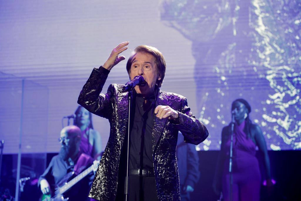 El público grancanario y su &#039;gran noche&#039; con Raphael, en imágenes